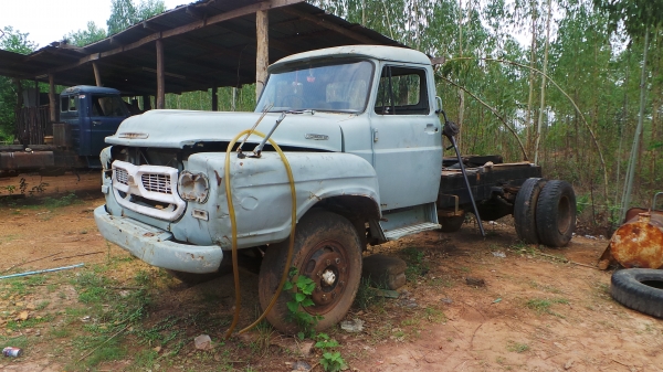 ISUZU หกล้อ หัวยาว ตามสภาพ สนใจสอบถามรายละเอียดได้ที่ 084-9160227 090-3434058
