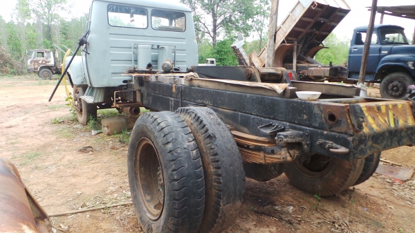 ISUZU หกล้อ หัวยาว ตามสภาพ สนใจสอบถามรายละเอียดได้ที่ 084-9160227 090-3434058