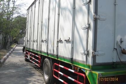 ขายตู้แห้ง 10 บาน 7.2 m ไม่มีเสากลาง ยกลงจาก 6 ล้อ 3H สภาพสวยกริ๊ป โทร 088-4501277