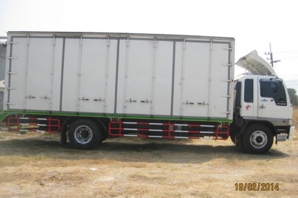 ขายตู้แห้ง 10 บาน 7.2 m ไม่มีเสากลาง ยกลงจาก 6 ล้อ 3H สภาพสวยกริ๊ป โทร 088-4501277