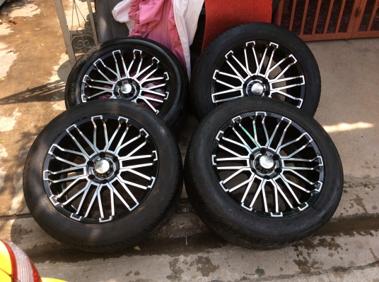 ขายล้อLenso ขอบ20 6รูกว้าง9 พร้อมยาง Toyo ดอกเต็มๆ ครับ