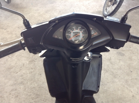 ขาย!!! ฮอนด้าคลิ๊ก รุ่นท็อปล้อแม็ก ปี50 รถเครื่องดีคับ ทะเบียนครบ ภาษี57