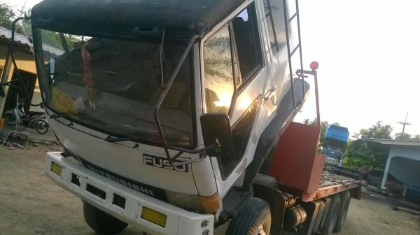 ขาย 10 ล้อ มิซซู 6 เกียร์เครื่อง 6 D 16 สแหลกเฉียง หางปลา ขึ้นแมคโค 200 ได้ หางต่อใหม่ ป้ายเหลือง ทะเบียน 2557