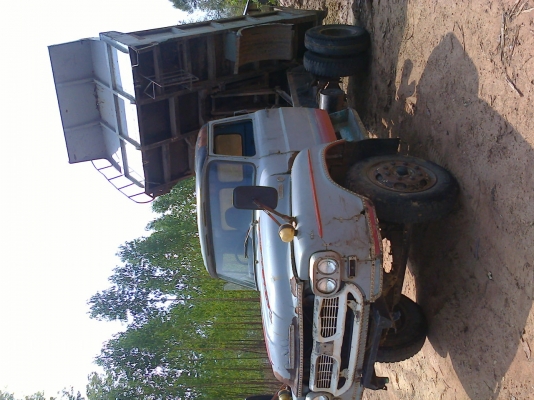 ISUZU หกล้อ หัวยาว ดั้ม ตามสภาพ สนใจสอบถามรายละเอียดได้ที่ 084-9160227 090-3434058