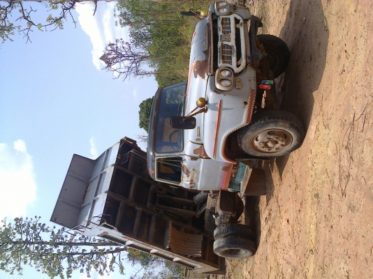 ISUZU หกล้อ หัวยาว ดั้ม ตามสภาพ สนใจสอบถามรายละเอียดได้ที่ 084-9160227 090-3434058