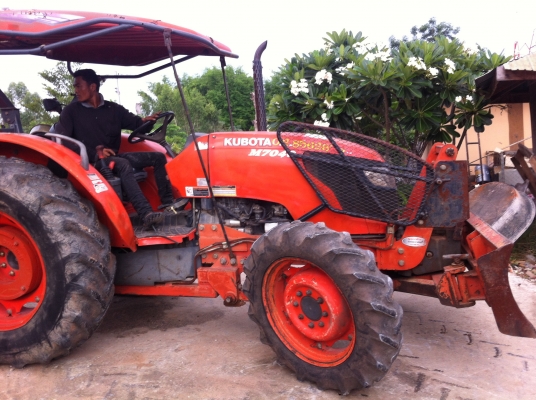 ขายถูกครับเดิมทั้งคันราคา450000บาทครับพร้อมผาน1ชิ้น