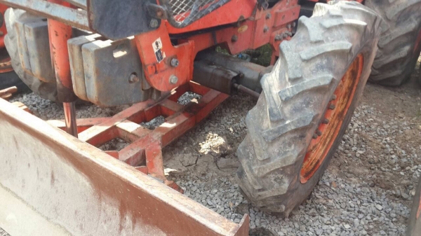 ขายถูกครับเดิมทั้งคันราคา450000บาทครับพร้อมผาน1ชิ้น