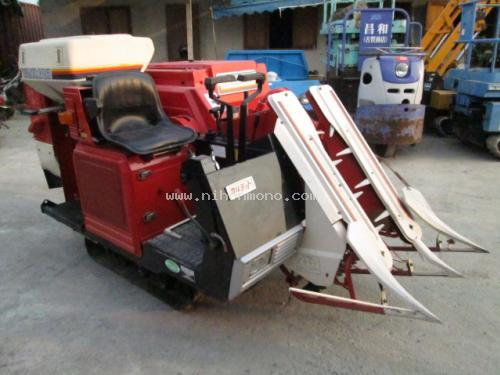 รถเกี่ยวข้าวนั่งขับ!!! รหัสสินค้า : 14001726 ยี่ห้อ : YANMAR รุ่น : TC800