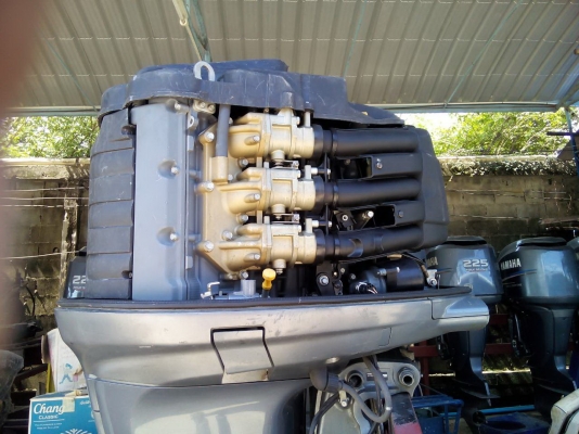 เครื่องยนต์เรือมือสอง