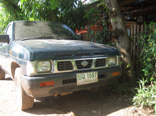 นิสัน TD  2700  ปี 40     120000  บาท