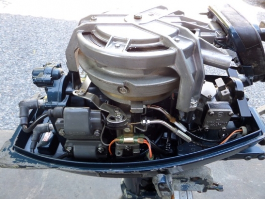 เครื่องเรือYAMAHA  6 แรง 2 จังหวะ สภาพเก่าเก็บญี่ปุ่น