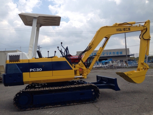 KOMATSU  PC 30-6 Engine 34699  ยังไม่เคยใช้งานในไทย