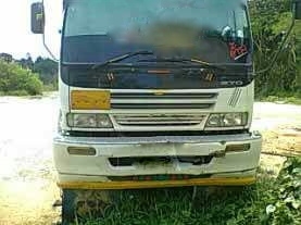 รถอีซูซุ 10 ล้อดั้ม 270 แรงม้า. ปี 48  ( ขายแม่ , ลูก )  สนใจติดต่อ 081 - 6079515