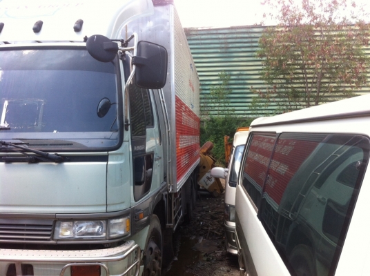 ขายรถ10ล้อตู้ทึบเครื่อง195แรง