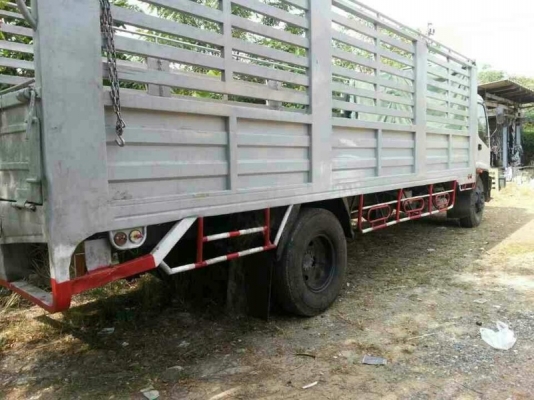 รถอีซูซุ 6 ล้อ รั้ว ( ไม่ดั้ม ) 195 แรงม้า. ปี 42  สนใจติดต่อ 081 - 6079515