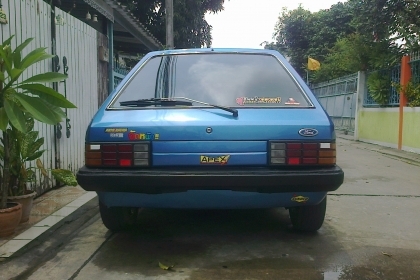 ขายรถford 5ประตูสภาพสวย