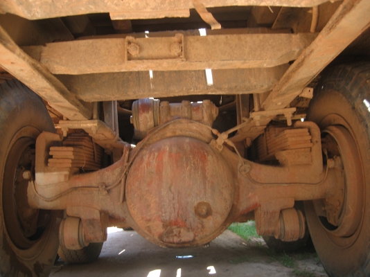 หัวยาว EH 700 /  168 แรง เกียร์กลาง   2 เพลา เบรคทิฟฟี่ 340,000 บาท