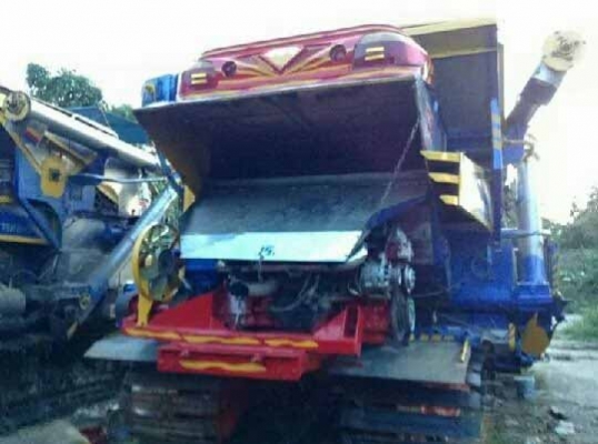 ขายรถเกี่ยวสวยๆไทยเส็งเดี่ยวทรนงเจ้าพายุ รถปีกว่าพร้อมใช้