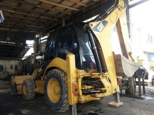 รถตัก CAT 422E  ( รถใช้งาน 3,200 ซม. )   สนใจติดต่อ 081 - 6079515