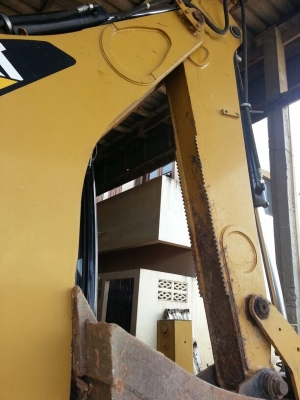 รถตัก CAT 422E  ( รถใช้งาน 3,200 ซม. )   สนใจติดต่อ 081 - 6079515