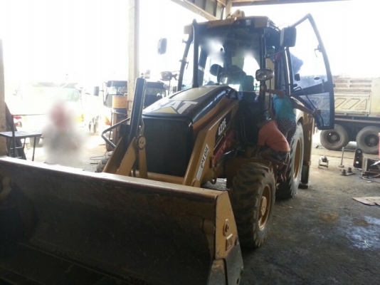 รถตัก CAT 422E  ( รถใช้งาน 3,200 ซม. )   สนใจติดต่อ 081 - 6079515