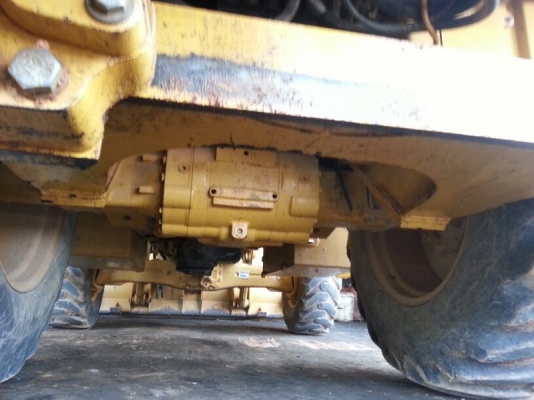 รถตัก CAT 422E  ( รถใช้งาน 3,200 ซม. )   สนใจติดต่อ 081 - 6079515