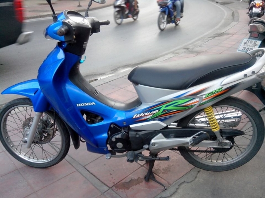 ขายเวฟ 125 R ปี 49 กุญแจใหญ่ สภาพภายนอกดีเดิมๆ,เครื่องดีไม่หลวม,ภาษีไม่ขาด เล่มพร้อมโอน