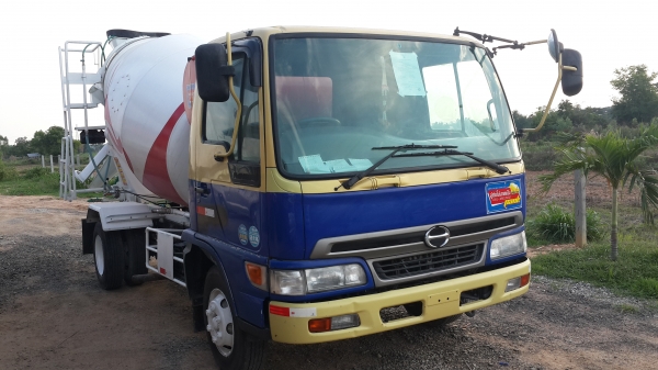 ขาย รถโม่ปูน 4 คิว รถนอก พร้อมใช้งาน ราคาเบาๆครับ รีบขายครับ ให้เท่าไหร่ก็ขายครับ