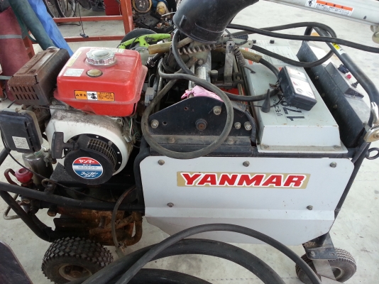 ขายอุปกรกรณ์การเกษตร เครื่องฉีดยา มีรีโมต นำเข้าจาก เครื่อง yanmar ญี่ปุ่นดังรูป
