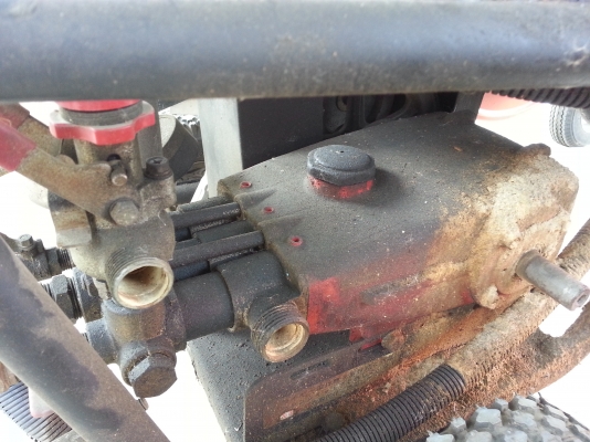 ขายอุปกรกรณ์การเกษตร เครื่องฉีดยา มีรีโมต นำเข้าจาก เครื่อง yanmar ญี่ปุ่นดังรูป