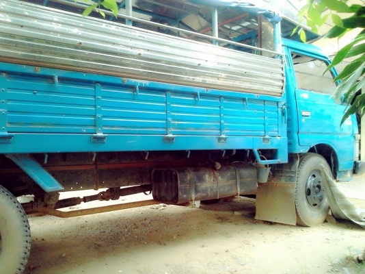 ขายหกล้อนิสสันคาร์บอนโดยสารสวยๆ ติดต่อ 0875223804 นัทครับ