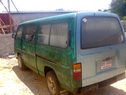 ขายรถตู้นิสสัน ติดแก๊ชทะเบียนเต็มพร้อมโอน สภาพพร้อมใช้ ราคา35000บาทด่วน