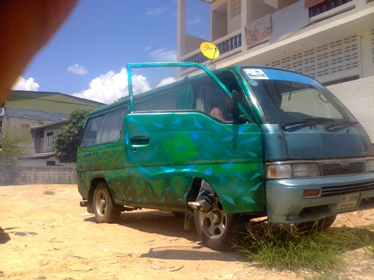 ขายรถตู้นิสสัน ติดแก๊ชทะเบียนเต็มพร้อมโอน สภาพพร้อมใช้ ราคา35000บาทด่วน