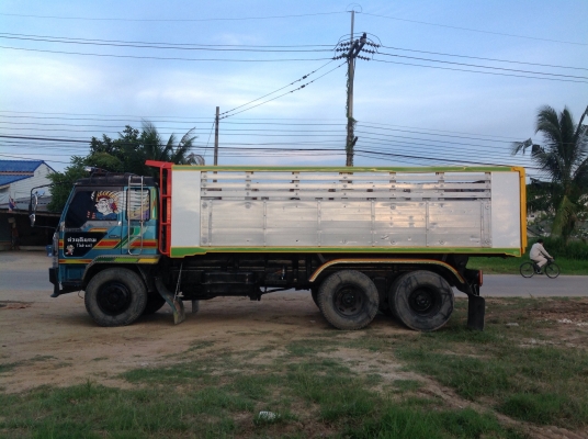 ขายสิบล้อดั้ม เฉินหลง 2 เพลา