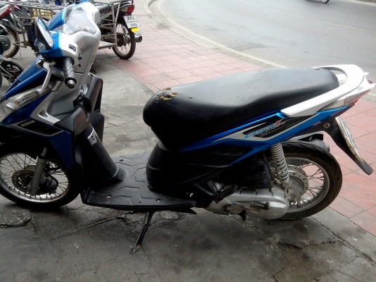 ขาย Honda Click 110 i ปี 52 สภาพเครื่องดีเดิมๆ แต่งภายนอก ** คันนี้ 17,500 บาท **