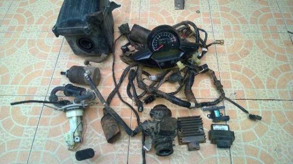 ขาย อะไหล่ CBR150 CBR150i  มีหลายอย่างคับ
