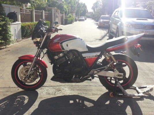 วุฒินนบุรี// ขาย CB400sf ปี97 รถสภาพสวยๆเครื่องดีพร้อมใช้ท่อแต่งสวยๆเอกสารอินวอย+สรรพสารมิตร