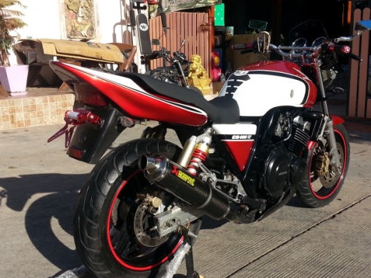 วุฒินนบุรี// ขาย CB400sf ปี97 รถสภาพสวยๆเครื่องดีพร้อมใช้ท่อแต่งสวยๆเอกสารอินวอย+สรรพสารมิตร