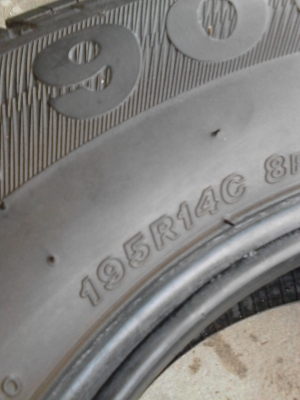 ปี2013.  195R14  Firestone CV9000  มี 4;เส้น  tel.081-427-3941