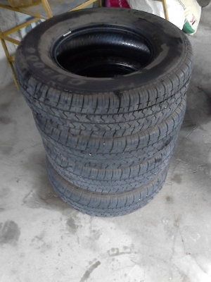 ปี2013.  195R14  Firestone CV9000  มี 4;เส้น  tel.081-427-3941