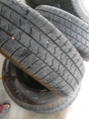 ปี2013.  195R14  Firestone CV9000  มี 4;เส้น  tel.081-427-3941