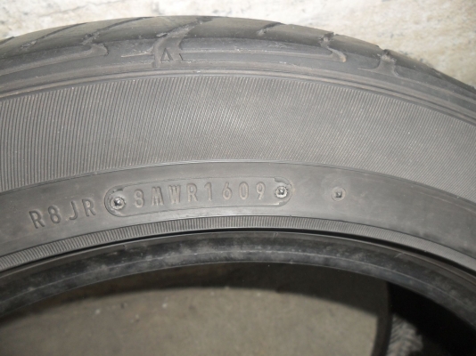 ยาง DUNLOP 225/50R17 ปี09 สวยๆ 1 คู่ ราคา 1500 บาท