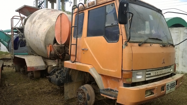 10ล้อโม่ปูนFN527M-TF แท้ รถสวย(ช่วงรถดั้ม)...ไม่มีสนิม แค่ไม่มีทะเบียนและล้อ(มีสัญญาซื้อ-ขายถูกต้องตามกฎหมาย)