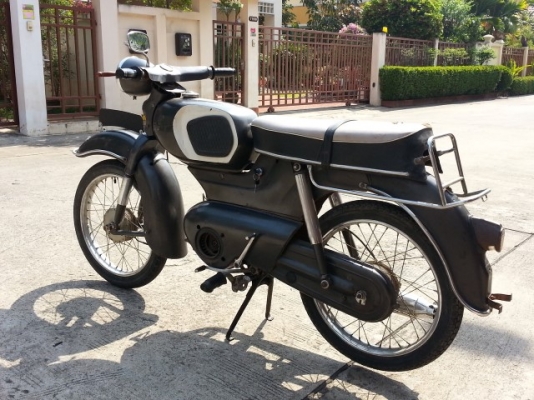 วุฒินนบุรี// ขาย รถเก่าหายากคับผมไม่รู้รุ่นคับแต่รถสวยๆน่าสะสม2จังหวะ50cc.