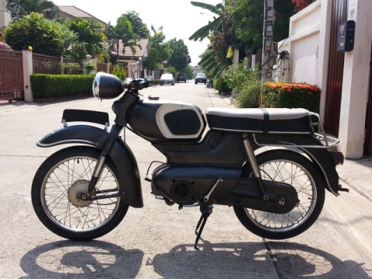 วุฒินนบุรี// ขาย รถเก่าหายากคับผมไม่รู้รุ่นคับแต่รถสวยๆน่าสะสม2จังหวะ50cc.