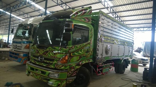 ขายด่วน รถบรรทุก HINO  สนใจติดต่อสอบถามข้อมูลได้ที่เบอร์ 086-6772256 (เฮียตี๋) 081-9832626 (เฮียโชค)