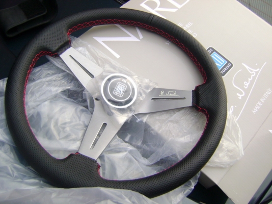 พวงมาลัย NARDI