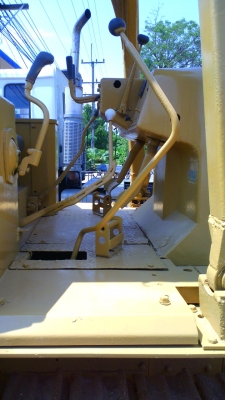 รถแทรคเตอร์ CAT ดี5B เกียร์ตัด รถสวย ทำงานดี ไม่มีทะเบียน ชอบราคาเท่าไร ต่อรองกันได้ครับ