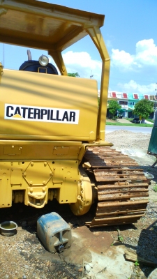 รถแทรคเตอร์ CAT ดี5B เกียร์ตัด รถสวย ทำงานดี ไม่มีทะเบียน ชอบราคาเท่าไร ต่อรองกันได้ครับ