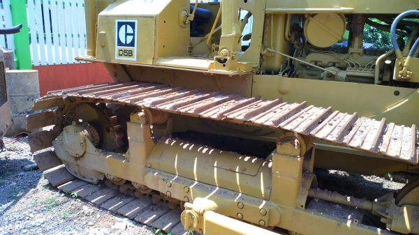 รถแทรคเตอร์ CAT ดี5B เกียร์ตัด รถสวย ทำงานดี ไม่มีทะเบียน ชอบราคาเท่าไร ต่อรองกันได้ครับ